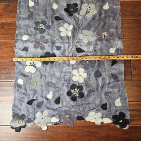 Handmade Nuno Felted Wool Flowers and Gray Silk Scarf Central Asia Very Light - Picture 4 of 7